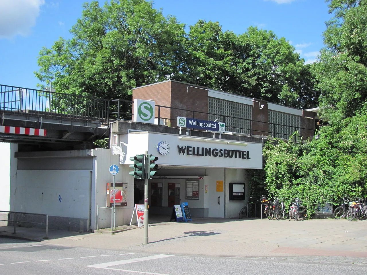 S-Bahn-Station Wellingsbüttel — 4 Minuten zu Fuß